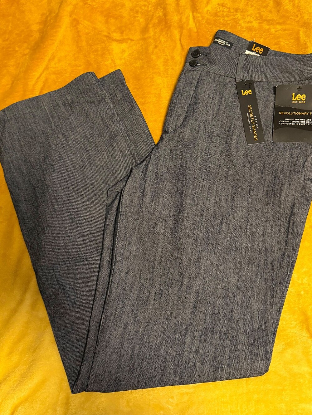 NWT Lee regular fit  Straight-Leg size 14 mid rise